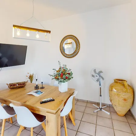 Holiday home Santoriviera House *